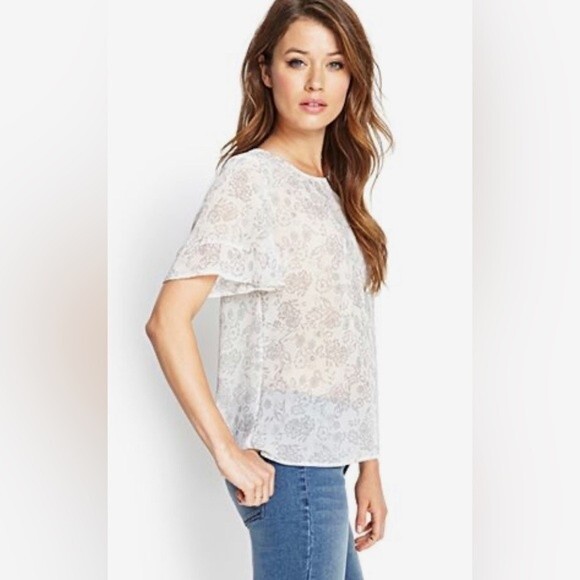 White and Gray Sheer Patterned Top Size Medium - Picture 2 of 5